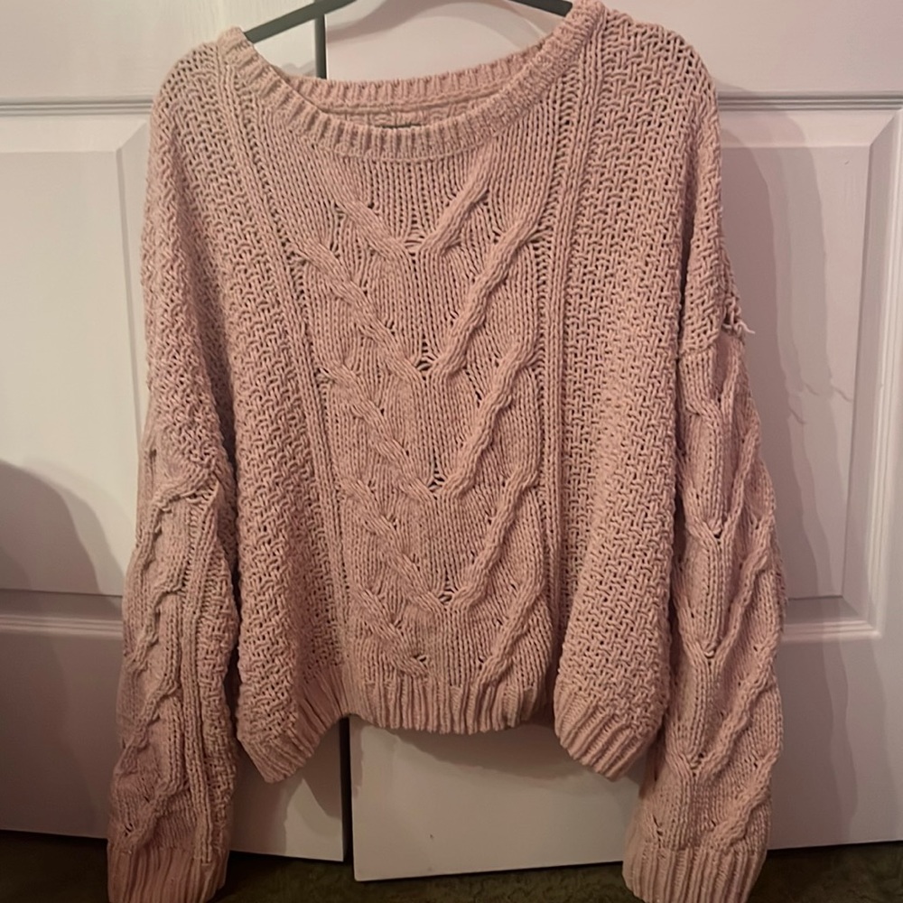 Knit, oversized, EXTREMELY SOFT AND COMFY pale pink sweater